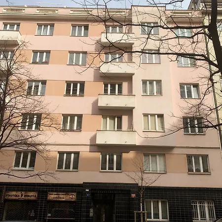 Cosy Near Center *